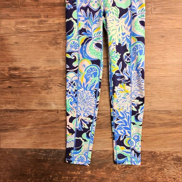 Lilly Pulitzer Luxletic Blue Multicolor Patterned Leggings - Picture 6 of 9